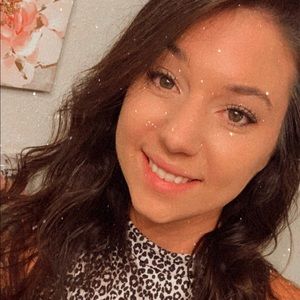 Meet your Posher, Destinee